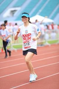 BIB: 318, 0619
                            <button type="button" onclick="openModal(6006243)" class="btn btn-primary btn-sm float-right btn-popup" data-toggle="modal" data-target=".modal-high-quality">
                        <i class="fas fa-shopping-cart"></i> Add to Cart
                    </button>
                                            <button type="button" onclick="isThisMe(6006243, true)" class="btn btn-success btn-sm float-right btn-popup btn-isme hidden" data-toggle="tooltip" data-placement="bottom" title="นี่คือรูปของคุณใช่ไหม คลิกที่นี่เพื่อเอาเข้าอัลบั้ม">
                        <i class="fas fa-plus"></i> Add to album
                    </button>
                    <button type="button" onclick="isThisMe(6006243, false)" class="btn btn-warning btn-sm float-right btn-popup btn-isnotme hidden">
                        <i class="fas fa-ban"></i> Remove from album
                    </button>