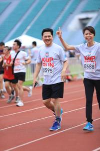 BIB: 8688, 8595
                            <button type="button" onclick="openModal(6009696)" class="btn btn-primary btn-sm float-right btn-popup" data-toggle="modal" data-target=".modal-high-quality">
                        <i class="fas fa-shopping-cart"></i> Add to Cart
                    </button>
                                            <button type="button" onclick="isThisMe(6009696, true)" class="btn btn-success btn-sm float-right btn-popup btn-isme hidden" data-toggle="tooltip" data-placement="bottom" title="นี่คือรูปของคุณใช่ไหม คลิกที่นี่เพื่อเอาเข้าอัลบั้ม">
                        <i class="fas fa-plus"></i> Add to album
                    </button>
                    <button type="button" onclick="isThisMe(6009696, false)" class="btn btn-warning btn-sm float-right btn-popup btn-isnotme hidden">
                        <i class="fas fa-ban"></i> Remove from album
                    </button>