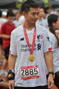 BIB: 2885
                            <button type="button" onclick="openModal(5910591)" class="btn btn-primary btn-sm float-right btn-popup" data-toggle="modal" data-target=".modal-high-quality">
                        <i class="fas fa-shopping-cart"></i> Add to Cart
                    </button>
                                            <button type="button" onclick="isThisMe(5910591, true)" class="btn btn-success btn-sm float-right btn-popup btn-isme hidden" data-toggle="tooltip" data-placement="bottom" title="นี่คือรูปของคุณใช่ไหม คลิกที่นี่เพื่อเอาเข้าอัลบั้ม">
                        <i class="fas fa-plus"></i> Add to album
                    </button>
                    <button type="button" onclick="isThisMe(5910591, false)" class="btn btn-warning btn-sm float-right btn-popup btn-isnotme hidden">
                        <i class="fas fa-ban"></i> Remove from album
                    </button>