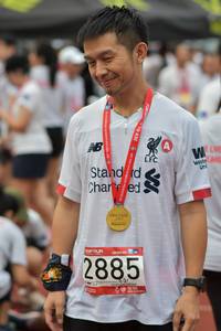 BIB: 2885
                            <button type="button" onclick="openModal(5910595)" class="btn btn-primary btn-sm float-right btn-popup" data-toggle="modal" data-target=".modal-high-quality">
                        <i class="fas fa-shopping-cart"></i> Add to Cart
                    </button>
                                            <button type="button" onclick="isThisMe(5910595, true)" class="btn btn-success btn-sm float-right btn-popup btn-isme hidden" data-toggle="tooltip" data-placement="bottom" title="นี่คือรูปของคุณใช่ไหม คลิกที่นี่เพื่อเอาเข้าอัลบั้ม">
                        <i class="fas fa-plus"></i> Add to album
                    </button>
                    <button type="button" onclick="isThisMe(5910595, false)" class="btn btn-warning btn-sm float-right btn-popup btn-isnotme hidden">
                        <i class="fas fa-ban"></i> Remove from album
                    </button>