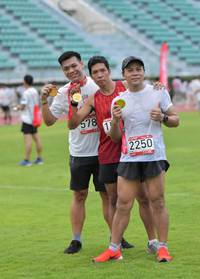 BIB: 578, 2250, 
                            <button type="button" onclick="openModal(5952105)" class="btn btn-primary btn-sm float-right btn-popup" data-toggle="modal" data-target=".modal-high-quality">
                        <i class="fas fa-shopping-cart"></i> Add to Cart
                    </button>
                                            <button type="button" onclick="isThisMe(5952105, true)" class="btn btn-success btn-sm float-right btn-popup btn-isme hidden" data-toggle="tooltip" data-placement="bottom" title="นี่คือรูปของคุณใช่ไหม คลิกที่นี่เพื่อเอาเข้าอัลบั้ม">
                        <i class="fas fa-plus"></i> Add to album
                    </button>
                    <button type="button" onclick="isThisMe(5952105, false)" class="btn btn-warning btn-sm float-right btn-popup btn-isnotme hidden">
                        <i class="fas fa-ban"></i> Remove from album
                    </button>