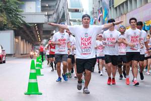 BIB: 2560, 3849, 5385, 3311, 3535, 256, 2500
                            <button type="button" onclick="openModal(6013292)" class="btn btn-primary btn-sm float-right btn-popup" data-toggle="modal" data-target=".modal-high-quality">
                        <i class="fas fa-shopping-cart"></i> Add to Cart
                    </button>
                                            <button type="button" onclick="isThisMe(6013292, true)" class="btn btn-success btn-sm float-right btn-popup btn-isme hidden" data-toggle="tooltip" data-placement="bottom" title="นี่คือรูปของคุณใช่ไหม คลิกที่นี่เพื่อเอาเข้าอัลบั้ม">
                        <i class="fas fa-plus"></i> Add to album
                    </button>
                    <button type="button" onclick="isThisMe(6013292, false)" class="btn btn-warning btn-sm float-right btn-popup btn-isnotme hidden">
                        <i class="fas fa-ban"></i> Remove from album
                    </button>