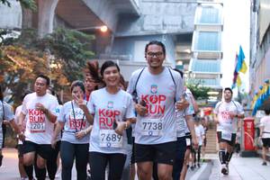 BIB: 7738, 2201, 8600, 7689, 9600
                            <button type="button" onclick="openModal(6011569)" class="btn btn-primary btn-sm float-right btn-popup" data-toggle="modal" data-target=".modal-high-quality">
                        <i class="fas fa-shopping-cart"></i> Add to Cart
                    </button>
                                            <button type="button" onclick="isThisMe(6011569, true)" class="btn btn-success btn-sm float-right btn-popup btn-isme hidden" data-toggle="tooltip" data-placement="bottom" title="นี่คือรูปของคุณใช่ไหม คลิกที่นี่เพื่อเอาเข้าอัลบั้ม">
                        <i class="fas fa-plus"></i> Add to album
                    </button>
                    <button type="button" onclick="isThisMe(6011569, false)" class="btn btn-warning btn-sm float-right btn-popup btn-isnotme hidden">
                        <i class="fas fa-ban"></i> Remove from album
                    </button>