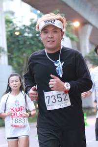 BIB: 1042, 7352, 1883
                            <button type="button" onclick="openModal(6011980)" class="btn btn-primary btn-sm float-right btn-popup" data-toggle="modal" data-target=".modal-high-quality">
                        <i class="fas fa-shopping-cart"></i> Add to Cart
                    </button>
                                            <button type="button" onclick="isThisMe(6011980, true)" class="btn btn-success btn-sm float-right btn-popup btn-isme hidden" data-toggle="tooltip" data-placement="bottom" title="นี่คือรูปของคุณใช่ไหม คลิกที่นี่เพื่อเอาเข้าอัลบั้ม">
                        <i class="fas fa-plus"></i> Add to album
                    </button>
                    <button type="button" onclick="isThisMe(6011980, false)" class="btn btn-warning btn-sm float-right btn-popup btn-isnotme hidden">
                        <i class="fas fa-ban"></i> Remove from album
                    </button>