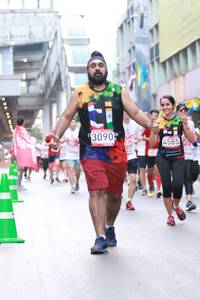 BIB: 3090, 4585
                            <button type="button" onclick="openModal(6013350)" class="btn btn-primary btn-sm float-right btn-popup" data-toggle="modal" data-target=".modal-high-quality">
                        <i class="fas fa-shopping-cart"></i> Add to Cart
                    </button>
                                            <button type="button" onclick="isThisMe(6013350, true)" class="btn btn-success btn-sm float-right btn-popup btn-isme hidden" data-toggle="tooltip" data-placement="bottom" title="นี่คือรูปของคุณใช่ไหม คลิกที่นี่เพื่อเอาเข้าอัลบั้ม">
                        <i class="fas fa-plus"></i> Add to album
                    </button>
                    <button type="button" onclick="isThisMe(6013350, false)" class="btn btn-warning btn-sm float-right btn-popup btn-isnotme hidden">
                        <i class="fas fa-ban"></i> Remove from album
                    </button>