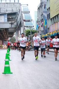 BIB: 4471, 753, 4753
                            <button type="button" onclick="openModal(6013072)" class="btn btn-primary btn-sm float-right btn-popup" data-toggle="modal" data-target=".modal-high-quality">
                        <i class="fas fa-shopping-cart"></i> Add to Cart
                    </button>
                                            <button type="button" onclick="isThisMe(6013072, true)" class="btn btn-success btn-sm float-right btn-popup btn-isme hidden" data-toggle="tooltip" data-placement="bottom" title="นี่คือรูปของคุณใช่ไหม คลิกที่นี่เพื่อเอาเข้าอัลบั้ม">
                        <i class="fas fa-plus"></i> Add to album
                    </button>
                    <button type="button" onclick="isThisMe(6013072, false)" class="btn btn-warning btn-sm float-right btn-popup btn-isnotme hidden">
                        <i class="fas fa-ban"></i> Remove from album
                    </button>