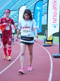 BIB: 371, 9064
                            <button type="button" onclick="openModal(5935965)" class="btn btn-primary btn-sm float-right btn-popup" data-toggle="modal" data-target=".modal-high-quality">
                        <i class="fas fa-shopping-cart"></i> Add to Cart
                    </button>
                                            <button type="button" onclick="isThisMe(5935965, true)" class="btn btn-success btn-sm float-right btn-popup btn-isme hidden" data-toggle="tooltip" data-placement="bottom" title="นี่คือรูปของคุณใช่ไหม คลิกที่นี่เพื่อเอาเข้าอัลบั้ม">
                        <i class="fas fa-plus"></i> Add to album
                    </button>
                    <button type="button" onclick="isThisMe(5935965, false)" class="btn btn-warning btn-sm float-right btn-popup btn-isnotme hidden">
                        <i class="fas fa-ban"></i> Remove from album
                    </button>