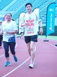 BIB: 4850, 7670
                            <button type="button" onclick="openModal(5930074)" class="btn btn-primary btn-sm float-right btn-popup" data-toggle="modal" data-target=".modal-high-quality">
                        <i class="fas fa-shopping-cart"></i> Add to Cart
                    </button>
                                            <button type="button" onclick="isThisMe(5930074, true)" class="btn btn-success btn-sm float-right btn-popup btn-isme hidden" data-toggle="tooltip" data-placement="bottom" title="นี่คือรูปของคุณใช่ไหม คลิกที่นี่เพื่อเอาเข้าอัลบั้ม">
                        <i class="fas fa-plus"></i> Add to album
                    </button>
                    <button type="button" onclick="isThisMe(5930074, false)" class="btn btn-warning btn-sm float-right btn-popup btn-isnotme hidden">
                        <i class="fas fa-ban"></i> Remove from album
                    </button>