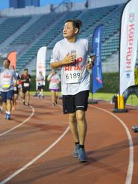 BIB: 6189
                            <button type="button" onclick="openModal(5915562)" class="btn btn-primary btn-sm float-right btn-popup" data-toggle="modal" data-target=".modal-high-quality">
                        <i class="fas fa-shopping-cart"></i> Add to Cart
                    </button>
                                            <button type="button" onclick="isThisMe(5915562, true)" class="btn btn-success btn-sm float-right btn-popup btn-isme hidden" data-toggle="tooltip" data-placement="bottom" title="นี่คือรูปของคุณใช่ไหม คลิกที่นี่เพื่อเอาเข้าอัลบั้ม">
                        <i class="fas fa-plus"></i> Add to album
                    </button>
                    <button type="button" onclick="isThisMe(5915562, false)" class="btn btn-warning btn-sm float-right btn-popup btn-isnotme hidden">
                        <i class="fas fa-ban"></i> Remove from album
                    </button>