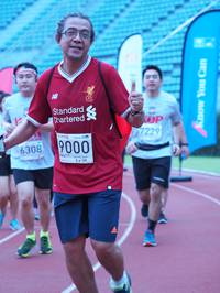 BIB: 229, 9000, 6308
                            <button type="button" onclick="openModal(5927888)" class="btn btn-primary btn-sm float-right btn-popup" data-toggle="modal" data-target=".modal-high-quality">
                        <i class="fas fa-shopping-cart"></i> Add to Cart
                    </button>
                                            <button type="button" onclick="isThisMe(5927888, true)" class="btn btn-success btn-sm float-right btn-popup btn-isme hidden" data-toggle="tooltip" data-placement="bottom" title="นี่คือรูปของคุณใช่ไหม คลิกที่นี่เพื่อเอาเข้าอัลบั้ม">
                        <i class="fas fa-plus"></i> Add to album
                    </button>
                    <button type="button" onclick="isThisMe(5927888, false)" class="btn btn-warning btn-sm float-right btn-popup btn-isnotme hidden">
                        <i class="fas fa-ban"></i> Remove from album
                    </button>