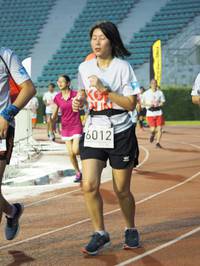 BIB: 6012
                            <button type="button" onclick="openModal(5913777)" class="btn btn-primary btn-sm float-right btn-popup" data-toggle="modal" data-target=".modal-high-quality">
                        <i class="fas fa-shopping-cart"></i> Add to Cart
                    </button>
                                            <button type="button" onclick="isThisMe(5913777, true)" class="btn btn-success btn-sm float-right btn-popup btn-isme hidden" data-toggle="tooltip" data-placement="bottom" title="นี่คือรูปของคุณใช่ไหม คลิกที่นี่เพื่อเอาเข้าอัลบั้ม">
                        <i class="fas fa-plus"></i> Add to album
                    </button>
                    <button type="button" onclick="isThisMe(5913777, false)" class="btn btn-warning btn-sm float-right btn-popup btn-isnotme hidden">
                        <i class="fas fa-ban"></i> Remove from album
                    </button>