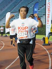 BIB: 2224
                            <button type="button" onclick="openModal(5915866)" class="btn btn-primary btn-sm float-right btn-popup" data-toggle="modal" data-target=".modal-high-quality">
                        <i class="fas fa-shopping-cart"></i> Add to Cart
                    </button>
                                            <button type="button" onclick="isThisMe(5915866, true)" class="btn btn-success btn-sm float-right btn-popup btn-isme hidden" data-toggle="tooltip" data-placement="bottom" title="นี่คือรูปของคุณใช่ไหม คลิกที่นี่เพื่อเอาเข้าอัลบั้ม">
                        <i class="fas fa-plus"></i> Add to album
                    </button>
                    <button type="button" onclick="isThisMe(5915866, false)" class="btn btn-warning btn-sm float-right btn-popup btn-isnotme hidden">
                        <i class="fas fa-ban"></i> Remove from album
                    </button>