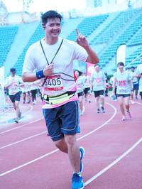 BIB: 6405
                            <button type="button" onclick="openModal(5933150)" class="btn btn-primary btn-sm float-right btn-popup" data-toggle="modal" data-target=".modal-high-quality">
                        <i class="fas fa-shopping-cart"></i> Add to Cart
                    </button>
                                            <button type="button" onclick="isThisMe(5933150, true)" class="btn btn-success btn-sm float-right btn-popup btn-isme hidden" data-toggle="tooltip" data-placement="bottom" title="นี่คือรูปของคุณใช่ไหม คลิกที่นี่เพื่อเอาเข้าอัลบั้ม">
                        <i class="fas fa-plus"></i> Add to album
                    </button>
                    <button type="button" onclick="isThisMe(5933150, false)" class="btn btn-warning btn-sm float-right btn-popup btn-isnotme hidden">
                        <i class="fas fa-ban"></i> Remove from album
                    </button>