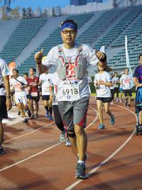 BIB: 6918, 844
                            <button type="button" onclick="openModal(5914901)" class="btn btn-primary btn-sm float-right btn-popup" data-toggle="modal" data-target=".modal-high-quality">
                        <i class="fas fa-shopping-cart"></i> Add to Cart
                    </button>
                                            <button type="button" onclick="isThisMe(5914901, true)" class="btn btn-success btn-sm float-right btn-popup btn-isme hidden" data-toggle="tooltip" data-placement="bottom" title="นี่คือรูปของคุณใช่ไหม คลิกที่นี่เพื่อเอาเข้าอัลบั้ม">
                        <i class="fas fa-plus"></i> Add to album
                    </button>
                    <button type="button" onclick="isThisMe(5914901, false)" class="btn btn-warning btn-sm float-right btn-popup btn-isnotme hidden">
                        <i class="fas fa-ban"></i> Remove from album
                    </button>