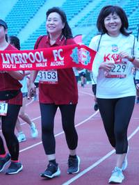 BIB: 229, 3153
                            <button type="button" onclick="openModal(5918826)" class="btn btn-primary btn-sm float-right btn-popup" data-toggle="modal" data-target=".modal-high-quality">
                        <i class="fas fa-shopping-cart"></i> Add to Cart
                    </button>
                                            <button type="button" onclick="isThisMe(5918826, true)" class="btn btn-success btn-sm float-right btn-popup btn-isme hidden" data-toggle="tooltip" data-placement="bottom" title="นี่คือรูปของคุณใช่ไหม คลิกที่นี่เพื่อเอาเข้าอัลบั้ม">
                        <i class="fas fa-plus"></i> Add to album
                    </button>
                    <button type="button" onclick="isThisMe(5918826, false)" class="btn btn-warning btn-sm float-right btn-popup btn-isnotme hidden">
                        <i class="fas fa-ban"></i> Remove from album
                    </button>