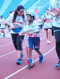 BIB: 6119, 4774, 6092
                            <button type="button" onclick="openModal(5933216)" class="btn btn-primary btn-sm float-right btn-popup" data-toggle="modal" data-target=".modal-high-quality">
                        <i class="fas fa-shopping-cart"></i> Add to Cart
                    </button>
                                            <button type="button" onclick="isThisMe(5933216, true)" class="btn btn-success btn-sm float-right btn-popup btn-isme hidden" data-toggle="tooltip" data-placement="bottom" title="นี่คือรูปของคุณใช่ไหม คลิกที่นี่เพื่อเอาเข้าอัลบั้ม">
                        <i class="fas fa-plus"></i> Add to album
                    </button>
                    <button type="button" onclick="isThisMe(5933216, false)" class="btn btn-warning btn-sm float-right btn-popup btn-isnotme hidden">
                        <i class="fas fa-ban"></i> Remove from album
                    </button>