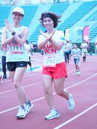 BIB: 17911, 733, 1792
                            <button type="button" onclick="openModal(5930666)" class="btn btn-primary btn-sm float-right btn-popup" data-toggle="modal" data-target=".modal-high-quality">
                        <i class="fas fa-shopping-cart"></i> Add to Cart
                    </button>
                                            <button type="button" onclick="isThisMe(5930666, true)" class="btn btn-success btn-sm float-right btn-popup btn-isme hidden" data-toggle="tooltip" data-placement="bottom" title="นี่คือรูปของคุณใช่ไหม คลิกที่นี่เพื่อเอาเข้าอัลบั้ม">
                        <i class="fas fa-plus"></i> Add to album
                    </button>
                    <button type="button" onclick="isThisMe(5930666, false)" class="btn btn-warning btn-sm float-right btn-popup btn-isnotme hidden">
                        <i class="fas fa-ban"></i> Remove from album
                    </button>