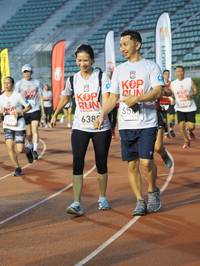 BIB: 638
                            <button type="button" onclick="openModal(5914609)" class="btn btn-primary btn-sm float-right btn-popup" data-toggle="modal" data-target=".modal-high-quality">
                        <i class="fas fa-shopping-cart"></i> Add to Cart
                    </button>
                                            <button type="button" onclick="isThisMe(5914609, true)" class="btn btn-success btn-sm float-right btn-popup btn-isme hidden" data-toggle="tooltip" data-placement="bottom" title="นี่คือรูปของคุณใช่ไหม คลิกที่นี่เพื่อเอาเข้าอัลบั้ม">
                        <i class="fas fa-plus"></i> Add to album
                    </button>
                    <button type="button" onclick="isThisMe(5914609, false)" class="btn btn-warning btn-sm float-right btn-popup btn-isnotme hidden">
                        <i class="fas fa-ban"></i> Remove from album
                    </button>