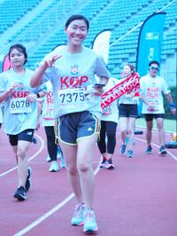 BIB: 7375, 6078, 795, 126
                            <button type="button" onclick="openModal(5920290)" class="btn btn-primary btn-sm float-right btn-popup" data-toggle="modal" data-target=".modal-high-quality">
                        <i class="fas fa-shopping-cart"></i> Add to Cart
                    </button>
                                            <button type="button" onclick="isThisMe(5920290, true)" class="btn btn-success btn-sm float-right btn-popup btn-isme hidden" data-toggle="tooltip" data-placement="bottom" title="นี่คือรูปของคุณใช่ไหม คลิกที่นี่เพื่อเอาเข้าอัลบั้ม">
                        <i class="fas fa-plus"></i> Add to album
                    </button>
                    <button type="button" onclick="isThisMe(5920290, false)" class="btn btn-warning btn-sm float-right btn-popup btn-isnotme hidden">
                        <i class="fas fa-ban"></i> Remove from album
                    </button>