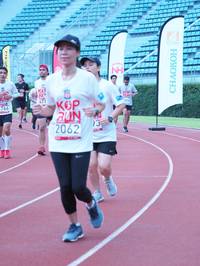 BIB: 766, 2062
                            <button type="button" onclick="openModal(5936018)" class="btn btn-primary btn-sm float-right btn-popup" data-toggle="modal" data-target=".modal-high-quality">
                        <i class="fas fa-shopping-cart"></i> Add to Cart
                    </button>
                                            <button type="button" onclick="isThisMe(5936018, true)" class="btn btn-success btn-sm float-right btn-popup btn-isme hidden" data-toggle="tooltip" data-placement="bottom" title="นี่คือรูปของคุณใช่ไหม คลิกที่นี่เพื่อเอาเข้าอัลบั้ม">
                        <i class="fas fa-plus"></i> Add to album
                    </button>
                    <button type="button" onclick="isThisMe(5936018, false)" class="btn btn-warning btn-sm float-right btn-popup btn-isnotme hidden">
                        <i class="fas fa-ban"></i> Remove from album
                    </button>