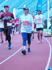 BIB: 2875, 4739, 518
                            <button type="button" onclick="openModal(5928564)" class="btn btn-primary btn-sm float-right btn-popup" data-toggle="modal" data-target=".modal-high-quality">
                        <i class="fas fa-shopping-cart"></i> Add to Cart
                    </button>
                                            <button type="button" onclick="isThisMe(5928564, true)" class="btn btn-success btn-sm float-right btn-popup btn-isme hidden" data-toggle="tooltip" data-placement="bottom" title="นี่คือรูปของคุณใช่ไหม คลิกที่นี่เพื่อเอาเข้าอัลบั้ม">
                        <i class="fas fa-plus"></i> Add to album
                    </button>
                    <button type="button" onclick="isThisMe(5928564, false)" class="btn btn-warning btn-sm float-right btn-popup btn-isnotme hidden">
                        <i class="fas fa-ban"></i> Remove from album
                    </button>