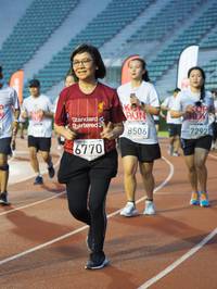 BIB: 8506, 7292, 6770
                            <button type="button" onclick="openModal(5916537)" class="btn btn-primary btn-sm float-right btn-popup" data-toggle="modal" data-target=".modal-high-quality">
                        <i class="fas fa-shopping-cart"></i> Add to Cart
                    </button>
                                            <button type="button" onclick="isThisMe(5916537, true)" class="btn btn-success btn-sm float-right btn-popup btn-isme hidden" data-toggle="tooltip" data-placement="bottom" title="นี่คือรูปของคุณใช่ไหม คลิกที่นี่เพื่อเอาเข้าอัลบั้ม">
                        <i class="fas fa-plus"></i> Add to album
                    </button>
                    <button type="button" onclick="isThisMe(5916537, false)" class="btn btn-warning btn-sm float-right btn-popup btn-isnotme hidden">
                        <i class="fas fa-ban"></i> Remove from album
                    </button>