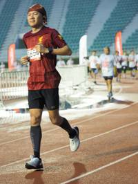 BIB: 865
                            <button type="button" onclick="openModal(5914006)" class="btn btn-primary btn-sm float-right btn-popup" data-toggle="modal" data-target=".modal-high-quality">
                        <i class="fas fa-shopping-cart"></i> Add to Cart
                    </button>
                                            <button type="button" onclick="isThisMe(5914006, true)" class="btn btn-success btn-sm float-right btn-popup btn-isme hidden" data-toggle="tooltip" data-placement="bottom" title="นี่คือรูปของคุณใช่ไหม คลิกที่นี่เพื่อเอาเข้าอัลบั้ม">
                        <i class="fas fa-plus"></i> Add to album
                    </button>
                    <button type="button" onclick="isThisMe(5914006, false)" class="btn btn-warning btn-sm float-right btn-popup btn-isnotme hidden">
                        <i class="fas fa-ban"></i> Remove from album
                    </button>