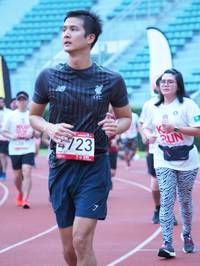 BIB: 723
                            <button type="button" onclick="openModal(5937474)" class="btn btn-primary btn-sm float-right btn-popup" data-toggle="modal" data-target=".modal-high-quality">
                        <i class="fas fa-shopping-cart"></i> Add to Cart
                    </button>
                                            <button type="button" onclick="isThisMe(5937474, true)" class="btn btn-success btn-sm float-right btn-popup btn-isme hidden" data-toggle="tooltip" data-placement="bottom" title="นี่คือรูปของคุณใช่ไหม คลิกที่นี่เพื่อเอาเข้าอัลบั้ม">
                        <i class="fas fa-plus"></i> Add to album
                    </button>
                    <button type="button" onclick="isThisMe(5937474, false)" class="btn btn-warning btn-sm float-right btn-popup btn-isnotme hidden">
                        <i class="fas fa-ban"></i> Remove from album
                    </button>