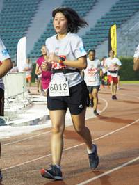 BIB: 6012
                            <button type="button" onclick="openModal(5913778)" class="btn btn-primary btn-sm float-right btn-popup" data-toggle="modal" data-target=".modal-high-quality">
                        <i class="fas fa-shopping-cart"></i> Add to Cart
                    </button>
                                            <button type="button" onclick="isThisMe(5913778, true)" class="btn btn-success btn-sm float-right btn-popup btn-isme hidden" data-toggle="tooltip" data-placement="bottom" title="นี่คือรูปของคุณใช่ไหม คลิกที่นี่เพื่อเอาเข้าอัลบั้ม">
                        <i class="fas fa-plus"></i> Add to album
                    </button>
                    <button type="button" onclick="isThisMe(5913778, false)" class="btn btn-warning btn-sm float-right btn-popup btn-isnotme hidden">
                        <i class="fas fa-ban"></i> Remove from album
                    </button>