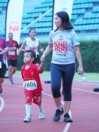 BIB: 2010, 7606
                            <button type="button" onclick="openModal(5933696)" class="btn btn-primary btn-sm float-right btn-popup" data-toggle="modal" data-target=".modal-high-quality">
                        <i class="fas fa-shopping-cart"></i> Add to Cart
                    </button>
                                            <button type="button" onclick="isThisMe(5933696, true)" class="btn btn-success btn-sm float-right btn-popup btn-isme hidden" data-toggle="tooltip" data-placement="bottom" title="นี่คือรูปของคุณใช่ไหม คลิกที่นี่เพื่อเอาเข้าอัลบั้ม">
                        <i class="fas fa-plus"></i> Add to album
                    </button>
                    <button type="button" onclick="isThisMe(5933696, false)" class="btn btn-warning btn-sm float-right btn-popup btn-isnotme hidden">
                        <i class="fas fa-ban"></i> Remove from album
                    </button>