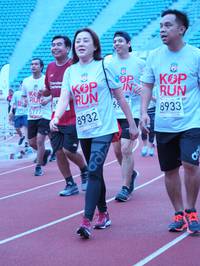 BIB: 5777, 201, 8933, 8932
                            <button type="button" onclick="openModal(5918543)" class="btn btn-primary btn-sm float-right btn-popup" data-toggle="modal" data-target=".modal-high-quality">
                        <i class="fas fa-shopping-cart"></i> Add to Cart
                    </button>
                                            <button type="button" onclick="isThisMe(5918543, true)" class="btn btn-success btn-sm float-right btn-popup btn-isme hidden" data-toggle="tooltip" data-placement="bottom" title="นี่คือรูปของคุณใช่ไหม คลิกที่นี่เพื่อเอาเข้าอัลบั้ม">
                        <i class="fas fa-plus"></i> Add to album
                    </button>
                    <button type="button" onclick="isThisMe(5918543, false)" class="btn btn-warning btn-sm float-right btn-popup btn-isnotme hidden">
                        <i class="fas fa-ban"></i> Remove from album
                    </button>