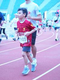 BIB: 105
                            <button type="button" onclick="openModal(5922807)" class="btn btn-primary btn-sm float-right btn-popup" data-toggle="modal" data-target=".modal-high-quality">
                        <i class="fas fa-shopping-cart"></i> Add to Cart
                    </button>
                                            <button type="button" onclick="isThisMe(5922807, true)" class="btn btn-success btn-sm float-right btn-popup btn-isme hidden" data-toggle="tooltip" data-placement="bottom" title="นี่คือรูปของคุณใช่ไหม คลิกที่นี่เพื่อเอาเข้าอัลบั้ม">
                        <i class="fas fa-plus"></i> Add to album
                    </button>
                    <button type="button" onclick="isThisMe(5922807, false)" class="btn btn-warning btn-sm float-right btn-popup btn-isnotme hidden">
                        <i class="fas fa-ban"></i> Remove from album
                    </button>