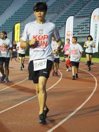 BIB: 209, 7622, 8987
                            <button type="button" onclick="openModal(5912885)" class="btn btn-primary btn-sm float-right btn-popup" data-toggle="modal" data-target=".modal-high-quality">
                        <i class="fas fa-shopping-cart"></i> Add to Cart
                    </button>
                                            <button type="button" onclick="isThisMe(5912885, true)" class="btn btn-success btn-sm float-right btn-popup btn-isme hidden" data-toggle="tooltip" data-placement="bottom" title="นี่คือรูปของคุณใช่ไหม คลิกที่นี่เพื่อเอาเข้าอัลบั้ม">
                        <i class="fas fa-plus"></i> Add to album
                    </button>
                    <button type="button" onclick="isThisMe(5912885, false)" class="btn btn-warning btn-sm float-right btn-popup btn-isnotme hidden">
                        <i class="fas fa-ban"></i> Remove from album
                    </button>