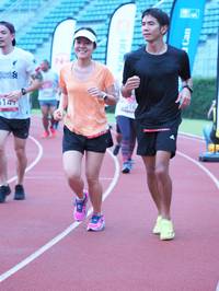 BIB: 149
                            <button type="button" onclick="openModal(5934557)" class="btn btn-primary btn-sm float-right btn-popup" data-toggle="modal" data-target=".modal-high-quality">
                        <i class="fas fa-shopping-cart"></i> Add to Cart
                    </button>
                                            <button type="button" onclick="isThisMe(5934557, true)" class="btn btn-success btn-sm float-right btn-popup btn-isme hidden" data-toggle="tooltip" data-placement="bottom" title="นี่คือรูปของคุณใช่ไหม คลิกที่นี่เพื่อเอาเข้าอัลบั้ม">
                        <i class="fas fa-plus"></i> Add to album
                    </button>
                    <button type="button" onclick="isThisMe(5934557, false)" class="btn btn-warning btn-sm float-right btn-popup btn-isnotme hidden">
                        <i class="fas fa-ban"></i> Remove from album
                    </button>