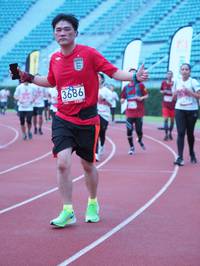 BIB: 3686
                            <button type="button" onclick="openModal(5935145)" class="btn btn-primary btn-sm float-right btn-popup" data-toggle="modal" data-target=".modal-high-quality">
                        <i class="fas fa-shopping-cart"></i> Add to Cart
                    </button>
                                            <button type="button" onclick="isThisMe(5935145, true)" class="btn btn-success btn-sm float-right btn-popup btn-isme hidden" data-toggle="tooltip" data-placement="bottom" title="นี่คือรูปของคุณใช่ไหม คลิกที่นี่เพื่อเอาเข้าอัลบั้ม">
                        <i class="fas fa-plus"></i> Add to album
                    </button>
                    <button type="button" onclick="isThisMe(5935145, false)" class="btn btn-warning btn-sm float-right btn-popup btn-isnotme hidden">
                        <i class="fas fa-ban"></i> Remove from album
                    </button>