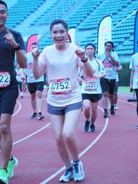 BIB: 428, 4752, 3481
                            <button type="button" onclick="openModal(5927183)" class="btn btn-primary btn-sm float-right btn-popup" data-toggle="modal" data-target=".modal-high-quality">
                        <i class="fas fa-shopping-cart"></i> Add to Cart
                    </button>
                                            <button type="button" onclick="isThisMe(5927183, true)" class="btn btn-success btn-sm float-right btn-popup btn-isme hidden" data-toggle="tooltip" data-placement="bottom" title="นี่คือรูปของคุณใช่ไหม คลิกที่นี่เพื่อเอาเข้าอัลบั้ม">
                        <i class="fas fa-plus"></i> Add to album
                    </button>
                    <button type="button" onclick="isThisMe(5927183, false)" class="btn btn-warning btn-sm float-right btn-popup btn-isnotme hidden">
                        <i class="fas fa-ban"></i> Remove from album
                    </button>