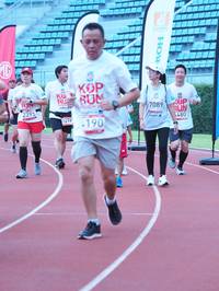 BIB: 480, 7089, 2395, 1276, 190
                            <button type="button" onclick="openModal(5935909)" class="btn btn-primary btn-sm float-right btn-popup" data-toggle="modal" data-target=".modal-high-quality">
                        <i class="fas fa-shopping-cart"></i> Add to Cart
                    </button>
                                            <button type="button" onclick="isThisMe(5935909, true)" class="btn btn-success btn-sm float-right btn-popup btn-isme hidden" data-toggle="tooltip" data-placement="bottom" title="นี่คือรูปของคุณใช่ไหม คลิกที่นี่เพื่อเอาเข้าอัลบั้ม">
                        <i class="fas fa-plus"></i> Add to album
                    </button>
                    <button type="button" onclick="isThisMe(5935909, false)" class="btn btn-warning btn-sm float-right btn-popup btn-isnotme hidden">
                        <i class="fas fa-ban"></i> Remove from album
                    </button>