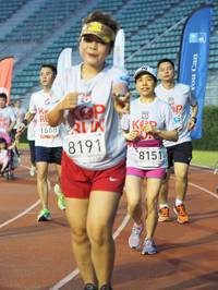 BIB: 1668, 8191, 8151
                            <button type="button" onclick="openModal(5915331)" class="btn btn-primary btn-sm float-right btn-popup" data-toggle="modal" data-target=".modal-high-quality">
                        <i class="fas fa-shopping-cart"></i> Add to Cart
                    </button>
                                            <button type="button" onclick="isThisMe(5915331, true)" class="btn btn-success btn-sm float-right btn-popup btn-isme hidden" data-toggle="tooltip" data-placement="bottom" title="นี่คือรูปของคุณใช่ไหม คลิกที่นี่เพื่อเอาเข้าอัลบั้ม">
                        <i class="fas fa-plus"></i> Add to album
                    </button>
                    <button type="button" onclick="isThisMe(5915331, false)" class="btn btn-warning btn-sm float-right btn-popup btn-isnotme hidden">
                        <i class="fas fa-ban"></i> Remove from album
                    </button>