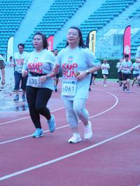 BIB: 810, 635, 6061
                            <button type="button" onclick="openModal(5926495)" class="btn btn-primary btn-sm float-right btn-popup" data-toggle="modal" data-target=".modal-high-quality">
                        <i class="fas fa-shopping-cart"></i> Add to Cart
                    </button>
                                            <button type="button" onclick="isThisMe(5926495, true)" class="btn btn-success btn-sm float-right btn-popup btn-isme hidden" data-toggle="tooltip" data-placement="bottom" title="นี่คือรูปของคุณใช่ไหม คลิกที่นี่เพื่อเอาเข้าอัลบั้ม">
                        <i class="fas fa-plus"></i> Add to album
                    </button>
                    <button type="button" onclick="isThisMe(5926495, false)" class="btn btn-warning btn-sm float-right btn-popup btn-isnotme hidden">
                        <i class="fas fa-ban"></i> Remove from album
                    </button>