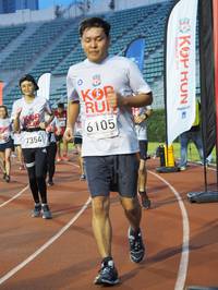 BIB: 6105, 7354, 201
                            <button type="button" onclick="openModal(5916033)" class="btn btn-primary btn-sm float-right btn-popup" data-toggle="modal" data-target=".modal-high-quality">
                        <i class="fas fa-shopping-cart"></i> Add to Cart
                    </button>
                                            <button type="button" onclick="isThisMe(5916033, true)" class="btn btn-success btn-sm float-right btn-popup btn-isme hidden" data-toggle="tooltip" data-placement="bottom" title="นี่คือรูปของคุณใช่ไหม คลิกที่นี่เพื่อเอาเข้าอัลบั้ม">
                        <i class="fas fa-plus"></i> Add to album
                    </button>
                    <button type="button" onclick="isThisMe(5916033, false)" class="btn btn-warning btn-sm float-right btn-popup btn-isnotme hidden">
                        <i class="fas fa-ban"></i> Remove from album
                    </button>