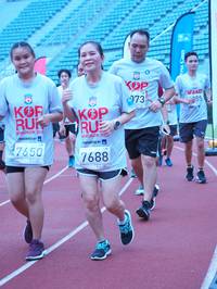 BIB: 273, 201, 7650, 7688
                            <button type="button" onclick="openModal(5928025)" class="btn btn-primary btn-sm float-right btn-popup" data-toggle="modal" data-target=".modal-high-quality">
                        <i class="fas fa-shopping-cart"></i> Add to Cart
                    </button>
                                            <button type="button" onclick="isThisMe(5928025, true)" class="btn btn-success btn-sm float-right btn-popup btn-isme hidden" data-toggle="tooltip" data-placement="bottom" title="นี่คือรูปของคุณใช่ไหม คลิกที่นี่เพื่อเอาเข้าอัลบั้ม">
                        <i class="fas fa-plus"></i> Add to album
                    </button>
                    <button type="button" onclick="isThisMe(5928025, false)" class="btn btn-warning btn-sm float-right btn-popup btn-isnotme hidden">
                        <i class="fas fa-ban"></i> Remove from album
                    </button>