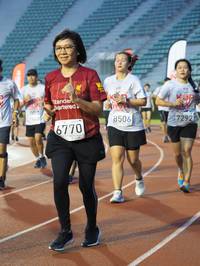 BIB: 8506, 7292, 6770
                            <button type="button" onclick="openModal(5916536)" class="btn btn-primary btn-sm float-right btn-popup" data-toggle="modal" data-target=".modal-high-quality">
                        <i class="fas fa-shopping-cart"></i> Add to Cart
                    </button>
                                            <button type="button" onclick="isThisMe(5916536, true)" class="btn btn-success btn-sm float-right btn-popup btn-isme hidden" data-toggle="tooltip" data-placement="bottom" title="นี่คือรูปของคุณใช่ไหม คลิกที่นี่เพื่อเอาเข้าอัลบั้ม">
                        <i class="fas fa-plus"></i> Add to album
                    </button>
                    <button type="button" onclick="isThisMe(5916536, false)" class="btn btn-warning btn-sm float-right btn-popup btn-isnotme hidden">
                        <i class="fas fa-ban"></i> Remove from album
                    </button>