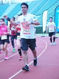 BIB: 2963, 825, 5813
                            <button type="button" onclick="openModal(5933018)" class="btn btn-primary btn-sm float-right btn-popup" data-toggle="modal" data-target=".modal-high-quality">
                        <i class="fas fa-shopping-cart"></i> Add to Cart
                    </button>
                                            <button type="button" onclick="isThisMe(5933018, true)" class="btn btn-success btn-sm float-right btn-popup btn-isme hidden" data-toggle="tooltip" data-placement="bottom" title="นี่คือรูปของคุณใช่ไหม คลิกที่นี่เพื่อเอาเข้าอัลบั้ม">
                        <i class="fas fa-plus"></i> Add to album
                    </button>
                    <button type="button" onclick="isThisMe(5933018, false)" class="btn btn-warning btn-sm float-right btn-popup btn-isnotme hidden">
                        <i class="fas fa-ban"></i> Remove from album
                    </button>