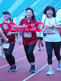 BIB: 4229, 3153, 3151
                            <button type="button" onclick="openModal(5918823)" class="btn btn-primary btn-sm float-right btn-popup" data-toggle="modal" data-target=".modal-high-quality">
                        <i class="fas fa-shopping-cart"></i> Add to Cart
                    </button>
                                            <button type="button" onclick="isThisMe(5918823, true)" class="btn btn-success btn-sm float-right btn-popup btn-isme hidden" data-toggle="tooltip" data-placement="bottom" title="นี่คือรูปของคุณใช่ไหม คลิกที่นี่เพื่อเอาเข้าอัลบั้ม">
                        <i class="fas fa-plus"></i> Add to album
                    </button>
                    <button type="button" onclick="isThisMe(5918823, false)" class="btn btn-warning btn-sm float-right btn-popup btn-isnotme hidden">
                        <i class="fas fa-ban"></i> Remove from album
                    </button>