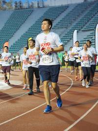 BIB: 8575, 853, 6306, 623
                            <button type="button" onclick="openModal(5914444)" class="btn btn-primary btn-sm float-right btn-popup" data-toggle="modal" data-target=".modal-high-quality">
                        <i class="fas fa-shopping-cart"></i> Add to Cart
                    </button>
                                            <button type="button" onclick="isThisMe(5914444, true)" class="btn btn-success btn-sm float-right btn-popup btn-isme hidden" data-toggle="tooltip" data-placement="bottom" title="นี่คือรูปของคุณใช่ไหม คลิกที่นี่เพื่อเอาเข้าอัลบั้ม">
                        <i class="fas fa-plus"></i> Add to album
                    </button>
                    <button type="button" onclick="isThisMe(5914444, false)" class="btn btn-warning btn-sm float-right btn-popup btn-isnotme hidden">
                        <i class="fas fa-ban"></i> Remove from album
                    </button>