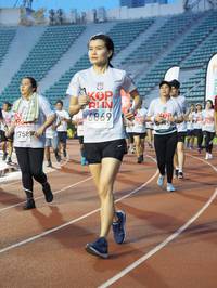 BIB: 6869, 758
                            <button type="button" onclick="openModal(5916758)" class="btn btn-primary btn-sm float-right btn-popup" data-toggle="modal" data-target=".modal-high-quality">
                        <i class="fas fa-shopping-cart"></i> Add to Cart
                    </button>
                                            <button type="button" onclick="isThisMe(5916758, true)" class="btn btn-success btn-sm float-right btn-popup btn-isme hidden" data-toggle="tooltip" data-placement="bottom" title="นี่คือรูปของคุณใช่ไหม คลิกที่นี่เพื่อเอาเข้าอัลบั้ม">
                        <i class="fas fa-plus"></i> Add to album
                    </button>
                    <button type="button" onclick="isThisMe(5916758, false)" class="btn btn-warning btn-sm float-right btn-popup btn-isnotme hidden">
                        <i class="fas fa-ban"></i> Remove from album
                    </button>