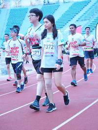 BIB: 4262, 7372, 7071, 5473, 405, 201
                            <button type="button" onclick="openModal(5933159)" class="btn btn-primary btn-sm float-right btn-popup" data-toggle="modal" data-target=".modal-high-quality">
                        <i class="fas fa-shopping-cart"></i> Add to Cart
                    </button>
                                            <button type="button" onclick="isThisMe(5933159, true)" class="btn btn-success btn-sm float-right btn-popup btn-isme hidden" data-toggle="tooltip" data-placement="bottom" title="นี่คือรูปของคุณใช่ไหม คลิกที่นี่เพื่อเอาเข้าอัลบั้ม">
                        <i class="fas fa-plus"></i> Add to album
                    </button>
                    <button type="button" onclick="isThisMe(5933159, false)" class="btn btn-warning btn-sm float-right btn-popup btn-isnotme hidden">
                        <i class="fas fa-ban"></i> Remove from album
                    </button>