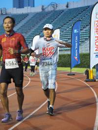 BIB: 6562
                            <button type="button" onclick="openModal(5916293)" class="btn btn-primary btn-sm float-right btn-popup" data-toggle="modal" data-target=".modal-high-quality">
                        <i class="fas fa-shopping-cart"></i> Add to Cart
                    </button>
                                            <button type="button" onclick="isThisMe(5916293, true)" class="btn btn-success btn-sm float-right btn-popup btn-isme hidden" data-toggle="tooltip" data-placement="bottom" title="นี่คือรูปของคุณใช่ไหม คลิกที่นี่เพื่อเอาเข้าอัลบั้ม">
                        <i class="fas fa-plus"></i> Add to album
                    </button>
                    <button type="button" onclick="isThisMe(5916293, false)" class="btn btn-warning btn-sm float-right btn-popup btn-isnotme hidden">
                        <i class="fas fa-ban"></i> Remove from album
                    </button>