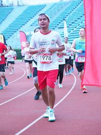 BIB: 1978, 402, 1393
                            <button type="button" onclick="openModal(5936977)" class="btn btn-primary btn-sm float-right btn-popup" data-toggle="modal" data-target=".modal-high-quality">
                        <i class="fas fa-shopping-cart"></i> Add to Cart
                    </button>
                                            <button type="button" onclick="isThisMe(5936977, true)" class="btn btn-success btn-sm float-right btn-popup btn-isme hidden" data-toggle="tooltip" data-placement="bottom" title="นี่คือรูปของคุณใช่ไหม คลิกที่นี่เพื่อเอาเข้าอัลบั้ม">
                        <i class="fas fa-plus"></i> Add to album
                    </button>
                    <button type="button" onclick="isThisMe(5936977, false)" class="btn btn-warning btn-sm float-right btn-popup btn-isnotme hidden">
                        <i class="fas fa-ban"></i> Remove from album
                    </button>