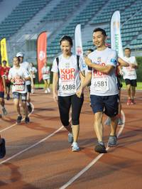 BIB: 1162, 6581, 6388
                            <button type="button" onclick="openModal(5914598)" class="btn btn-primary btn-sm float-right btn-popup" data-toggle="modal" data-target=".modal-high-quality">
                        <i class="fas fa-shopping-cart"></i> Add to Cart
                    </button>
                                            <button type="button" onclick="isThisMe(5914598, true)" class="btn btn-success btn-sm float-right btn-popup btn-isme hidden" data-toggle="tooltip" data-placement="bottom" title="นี่คือรูปของคุณใช่ไหม คลิกที่นี่เพื่อเอาเข้าอัลบั้ม">
                        <i class="fas fa-plus"></i> Add to album
                    </button>
                    <button type="button" onclick="isThisMe(5914598, false)" class="btn btn-warning btn-sm float-right btn-popup btn-isnotme hidden">
                        <i class="fas fa-ban"></i> Remove from album
                    </button>